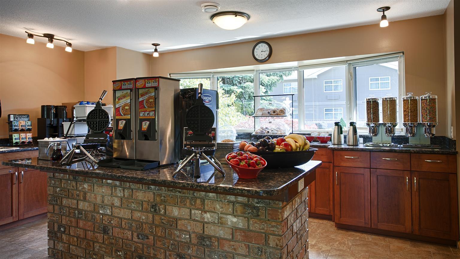 Best Western Sicamous Inn Bagian luar foto
